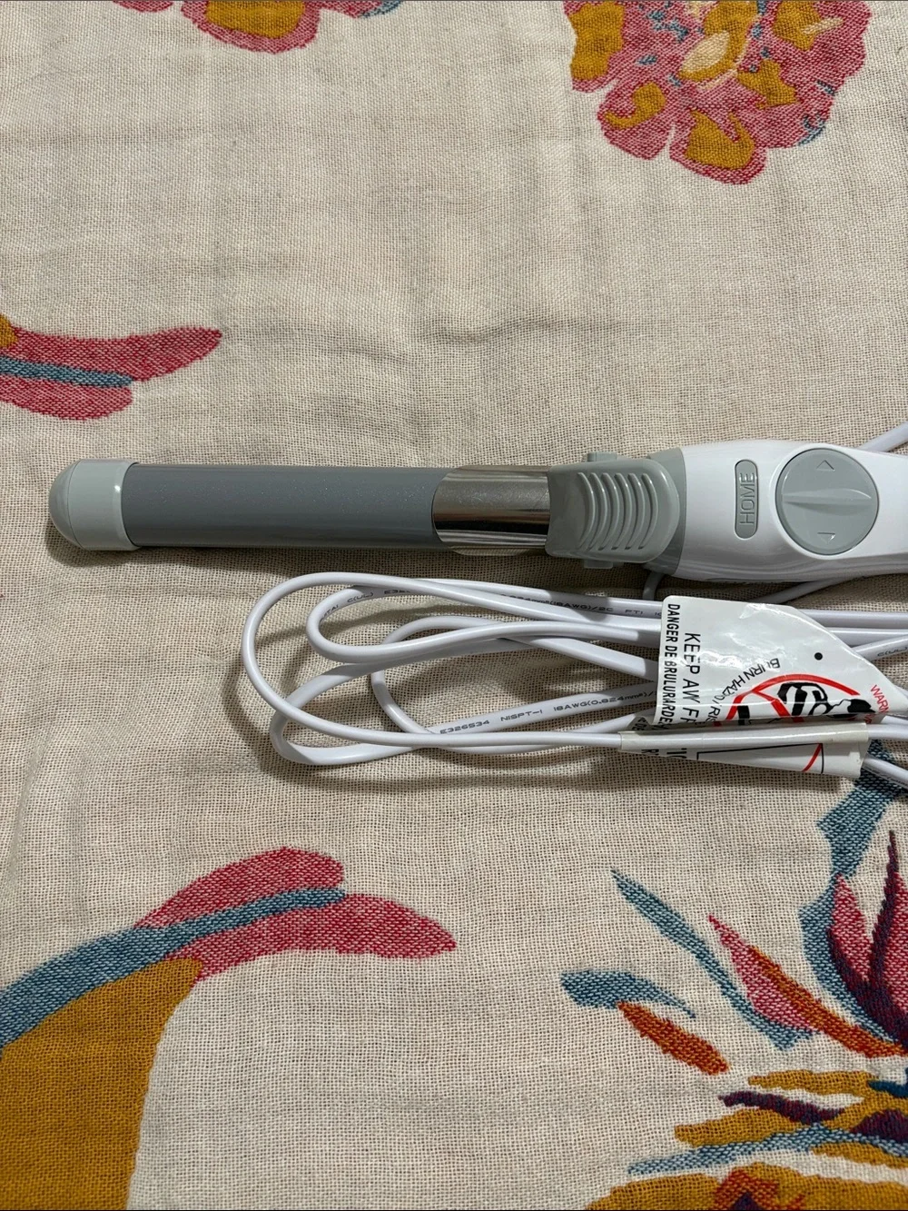 The Beachwaver Co. White 1” Curling Wand with Black Travel Pouch